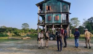 Visite d’un camp anti-braconnage dans le parc de Manas